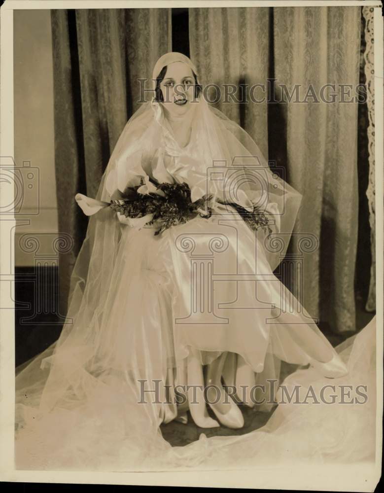 1930 Press Photo Marjorie Lee Mastbaum in her wedding gown, Philadelphia, PA