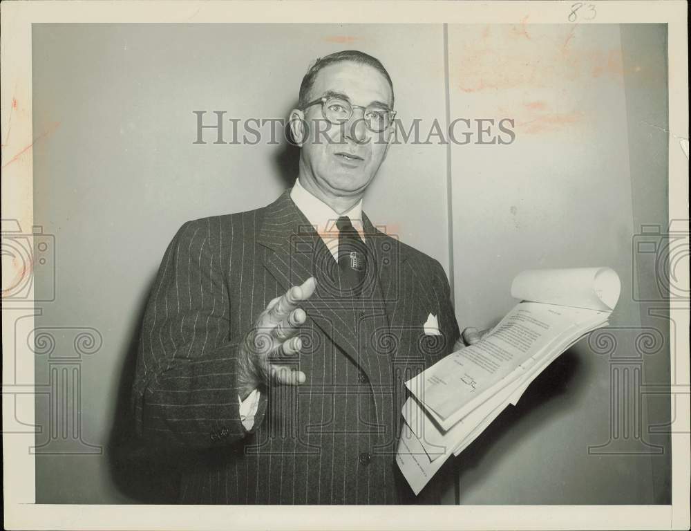 1954 Press Photo Senator Estes Kefauver reads letter from Gen. Lucius Clay in DC- Historic Images