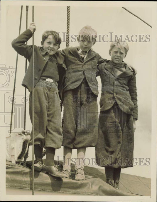 1941 Press Photo Georges Jean Decombard with Peter & Henry Rouzie on U.S. France- Historic Images