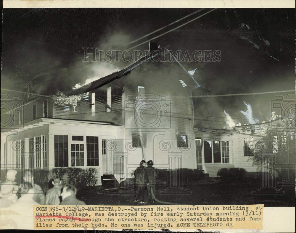 1949 Press Photo Fire destroys Parsons Hall at Marietta College, Ohio- Historic Images