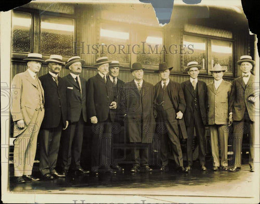 1920 Press Photo Republican Senators meet for train trip to Chicago Convention- Historic Images