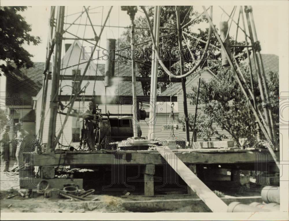 1939 Press Photo A well being sunk in the backyard of a home in Keemsburg- Historic Images