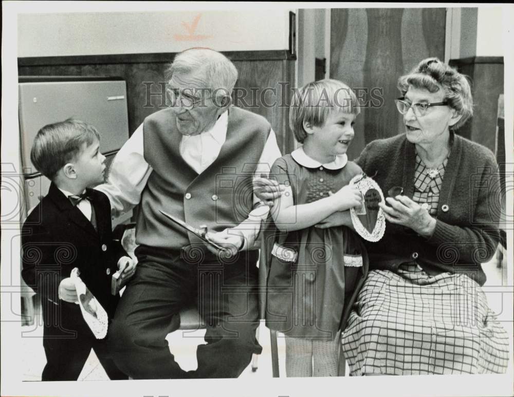 1968 Press Photo Preschool students visit North Olmsted Nursing Home - nei14614- Historic Images