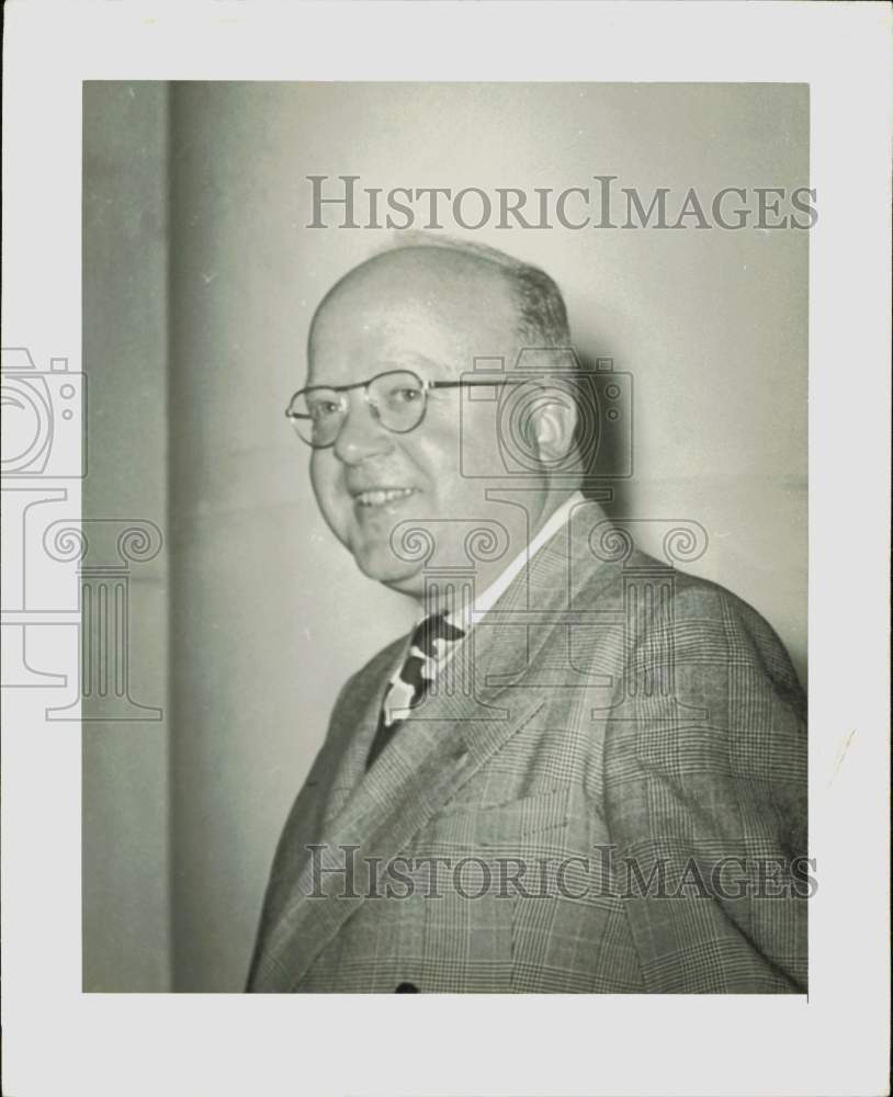 1952 Press Photo Walberg Brown in jovial mood - nei14969- Historic Images