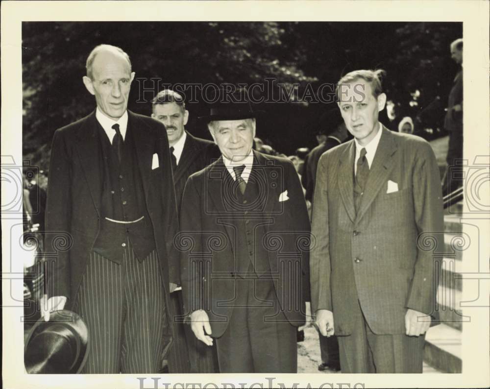 1941 Press Photo Lord H. Lipax at Arthur B. Purvis memorial service, D.C.- Historic Images