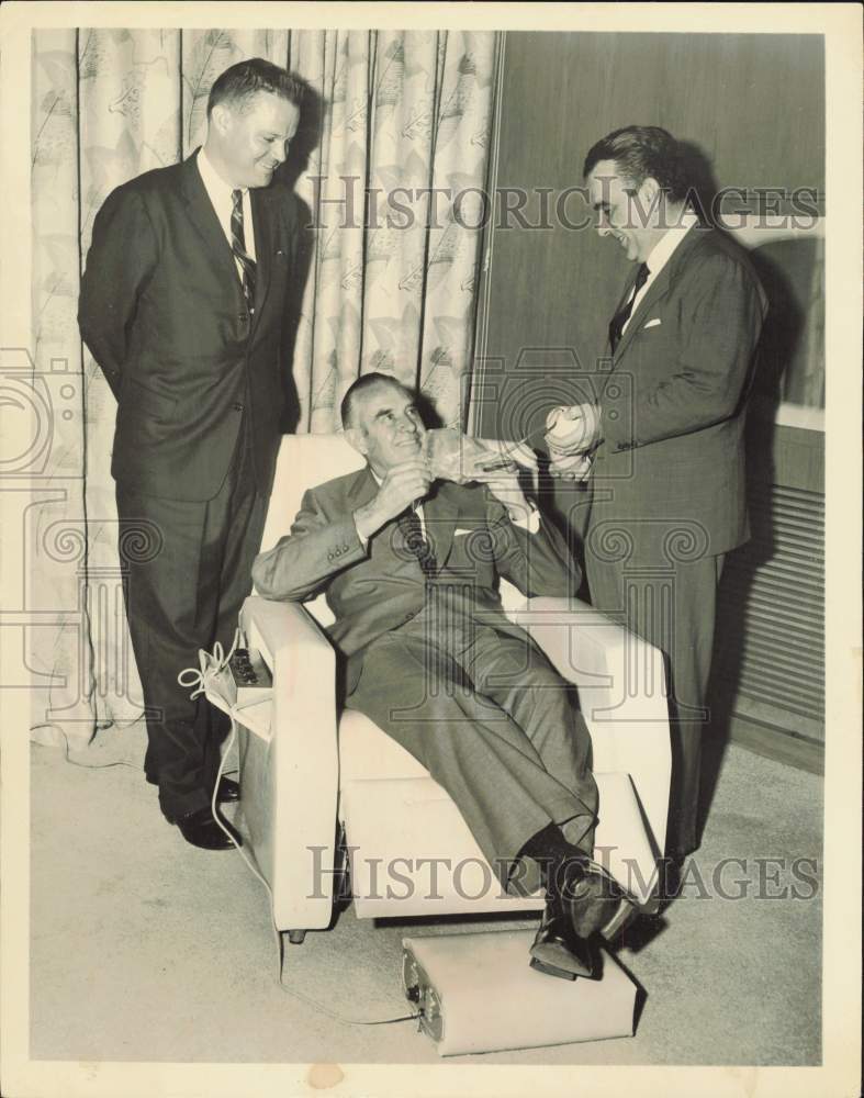 1960 Press Photo ABC-TV's Oliver Treyz & John Secondari with Averell Harriman- Historic Images