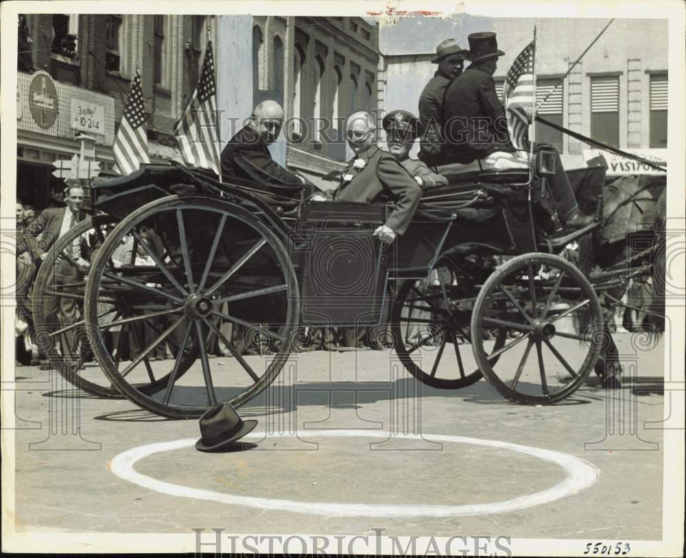 1940 Press Photo James Farley throws hat in ring at Mule Day parade in Columbia- Historic Images