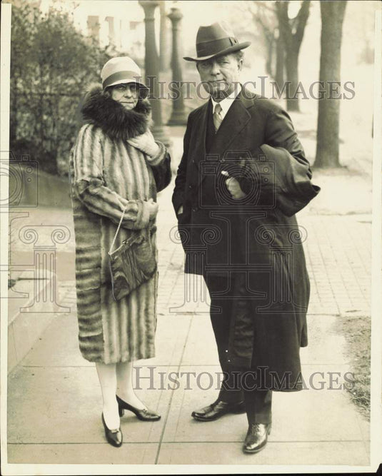 1929 Press Photo William Borah and wife left their apartment for a walk in Idaho- Historic Images