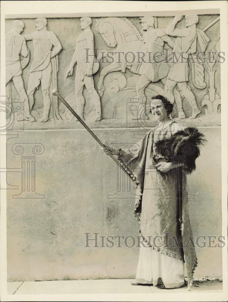 1935 Press Photo Ruth M. Bogardus, &quot;Queen Helen of Troy&quot; at U.S.C., California- Historic Images