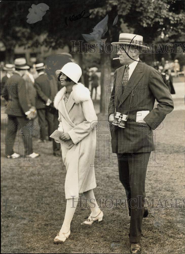 1925 Press Photo Virginia Thaw attends Saratoga Springs races with her father- Historic Images