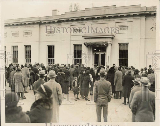 1932 Press Photo Crowd waiting for Franklin Roosevelt's arrival in Washington- Historic Images