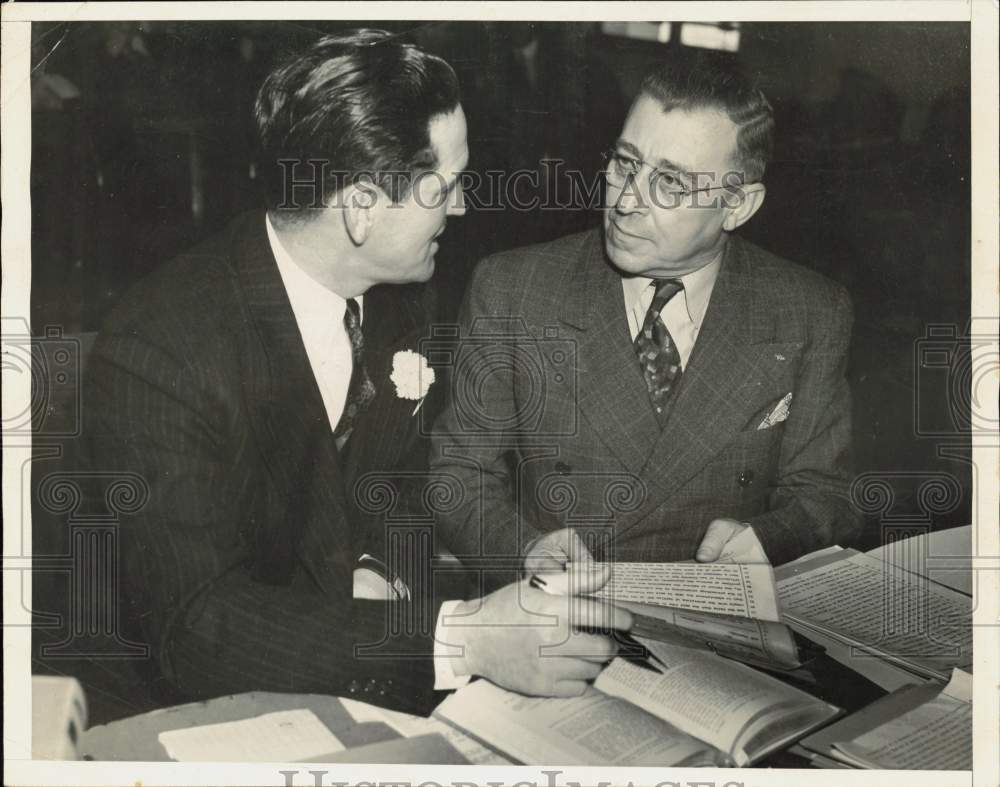 1938 Press Photo Deputy Dist. Atty. UU Blalock confers with John E. Bauer- Historic Images