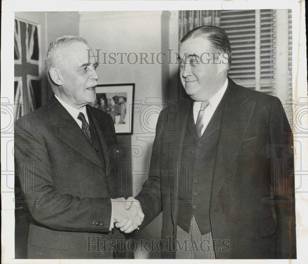 1949 Press Photo Paul Dever greets Louis St. Laurent at State House in Boston- Historic Images