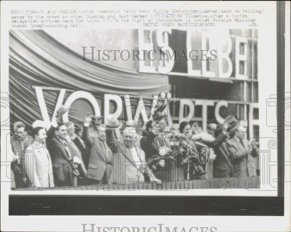 1957 Press Photo Soviet Premier Nikita Khrushchev waves to the crowd in Berlin- Historic Images