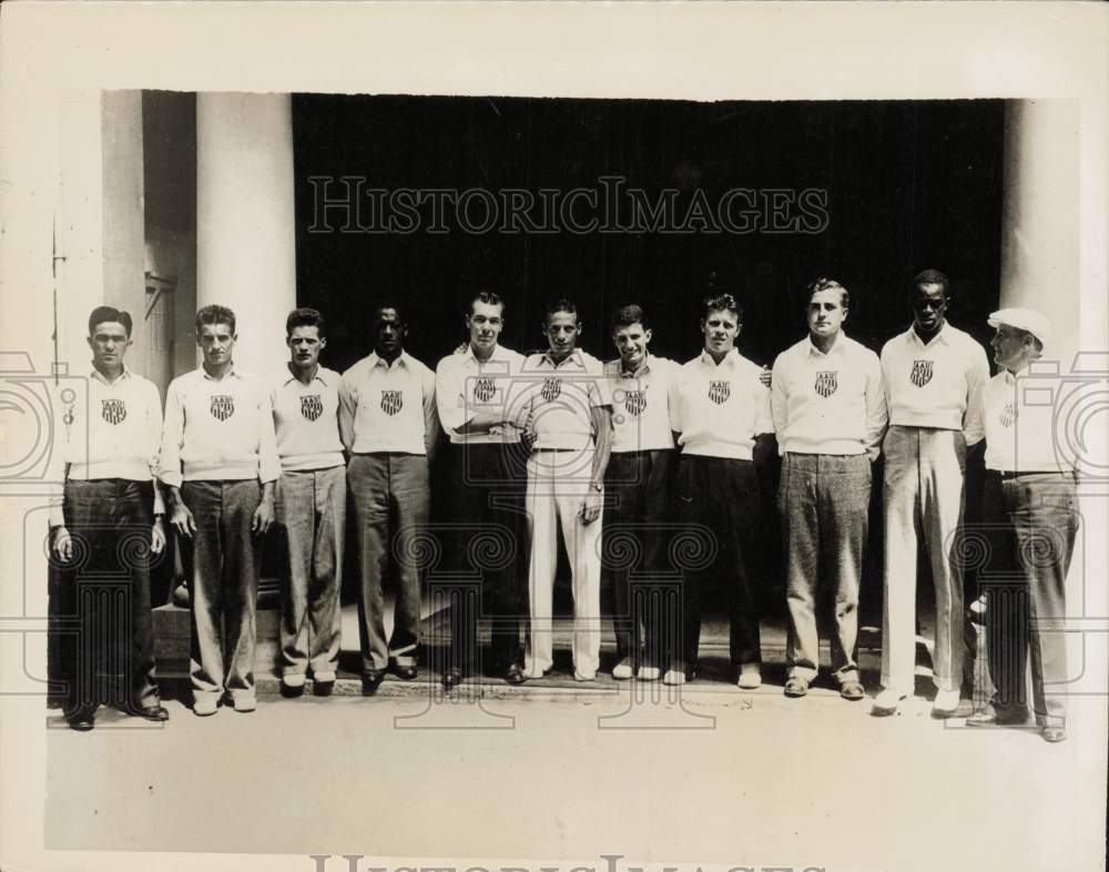 1935 Press Photo Members of the American Athlete arrive in Paris for training- Historic Images