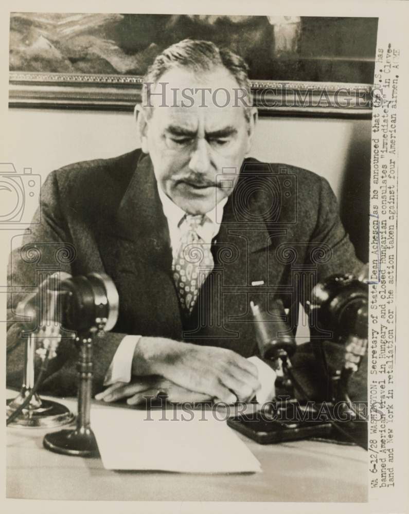 1951 Press Photo Secy. of State Acheson announces US travel ban in Hungary, D.C.- Historic Images