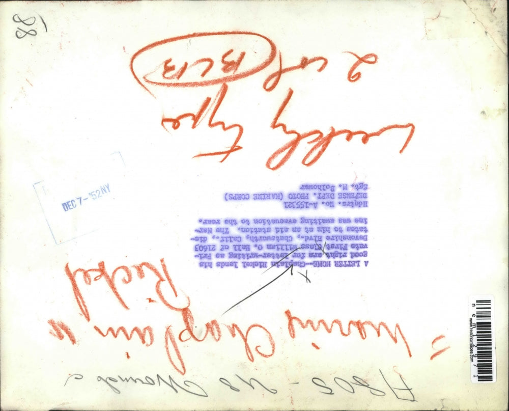 1952 Press Photo Chaplain Nickel & Pvt Wm Hall wounded in Korea - nem12971