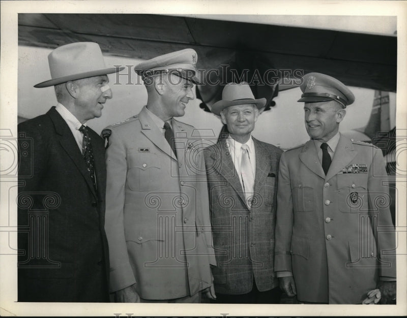 Load image into Gallery viewer, 1955 Press Photo US military officers pose with civilians - nem19314
