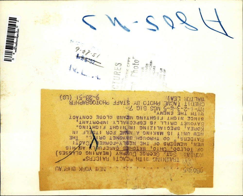 1951 Press Photo Sgt. George Dunphy directs "Cacti Raiders" bayonet drill, Korea