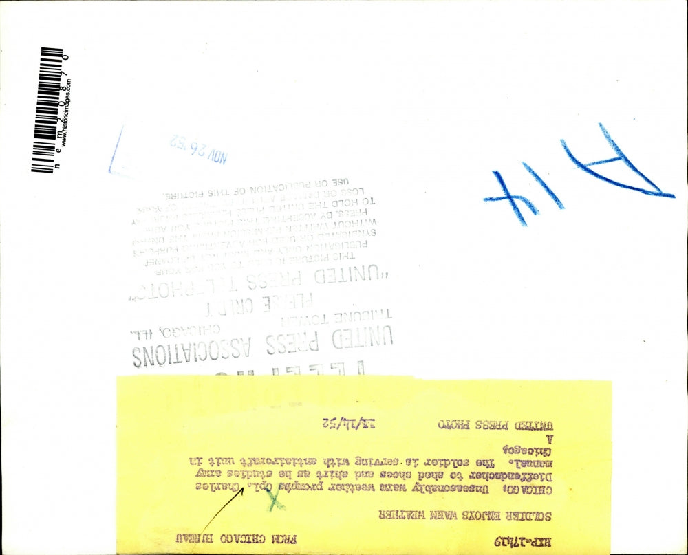 1952 Press Photo Cpl. Charles Deiffendacher studies Army manual in Warm weather.