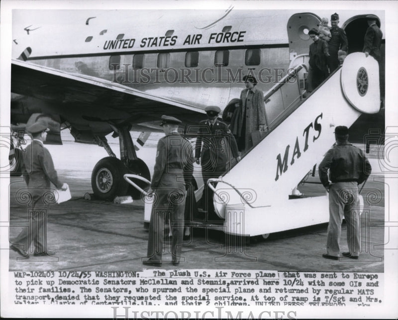 Load image into Gallery viewer, 1955 Press Photo U.S Air Force Plane Pick democrat Senator McClellan and Stennis

