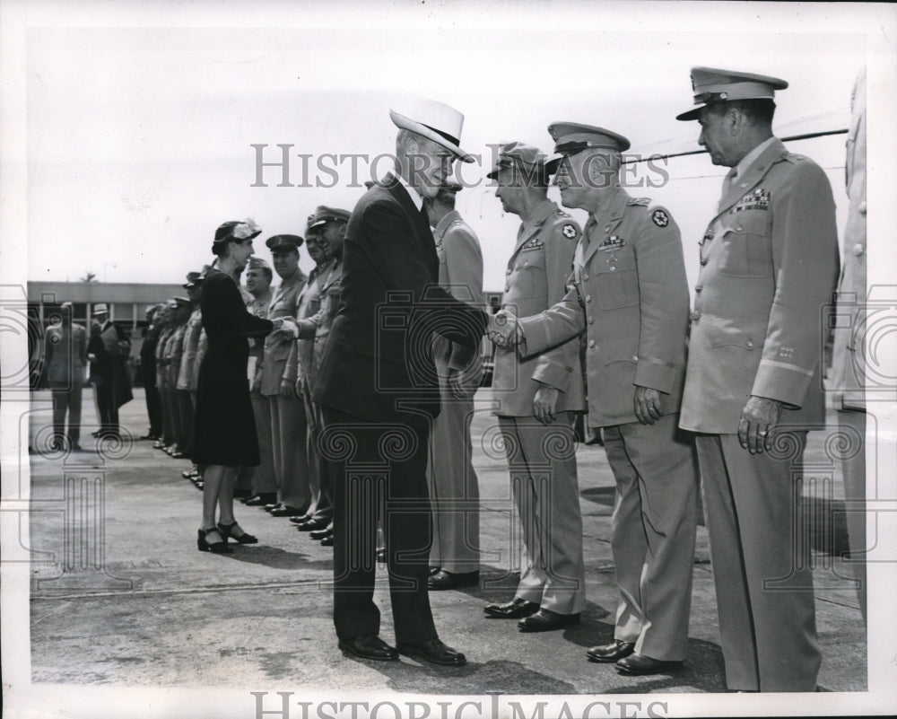 1947 Press Photo Former Sec of War Robert Patterson and wife leaving Washington