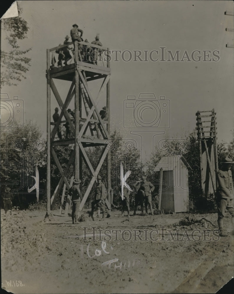 1919 Press Photo US officers on observation platform for artillery fire