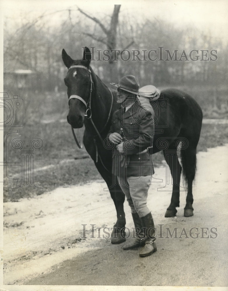 1927 Press Photo Lt Paul Linehard & mount Black Bess cross the USA