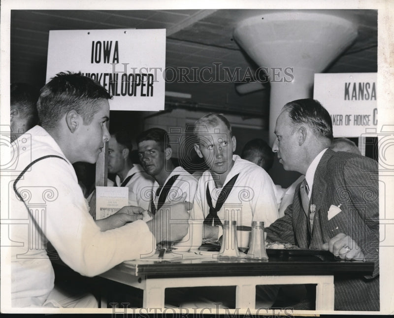 Load image into Gallery viewer, 1941 Press Photo Ill Lt Gov BB Hickenlooper &amp; sailors at Great Lakes, Ill
