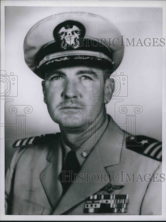 1957 Press Photo Commander Walter G Winslow, US Navy