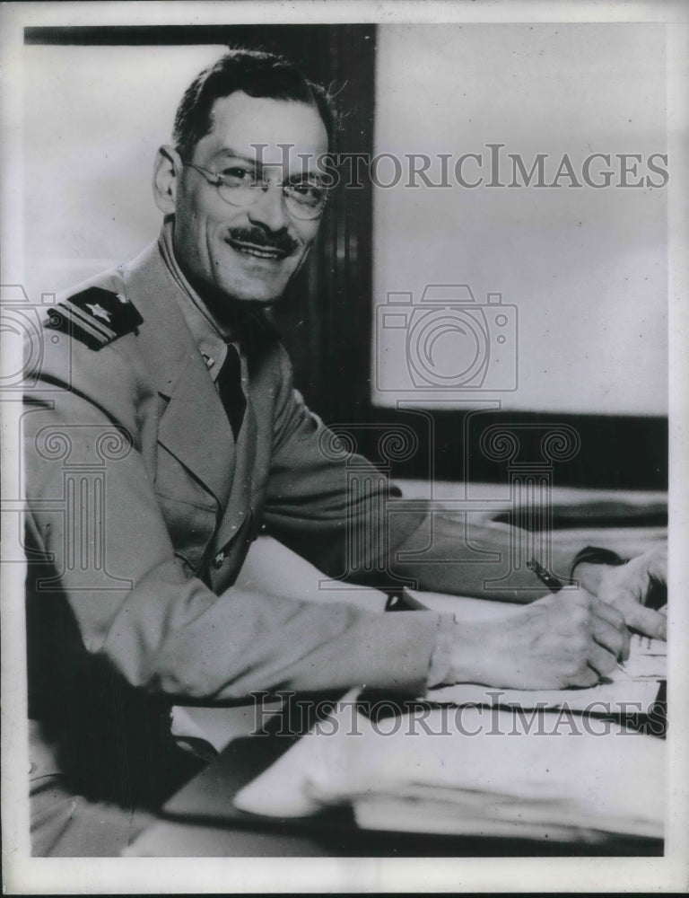 1943 Press Photo Lieut. BD Thuma in uniform