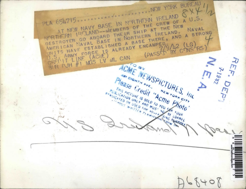 1942 Press Photo N Ireland, Crew of US destroyer board ship at port