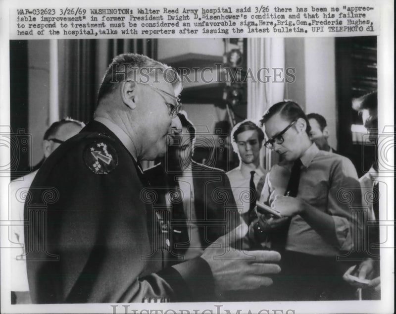 Load image into Gallery viewer, 1969 Press Photo D.C. Brig Gen FrederickHughes, head of Walter Reed Hospital
