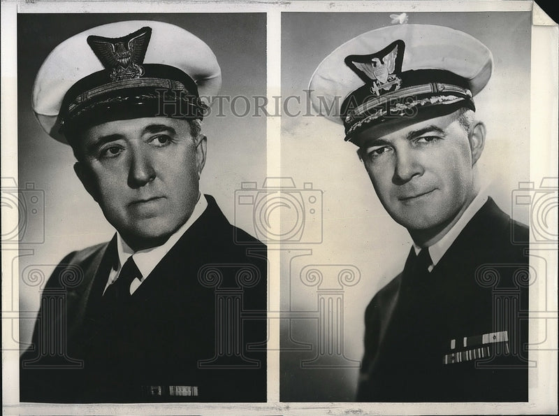 Load image into Gallery viewer, 1945 Press Photo Capt. Ralph W.Dempwolf and Commodore James A. Hirshfield.
