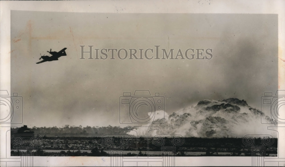 1947 Press Photo Ft Walton, Fla, P-82 bomber at practice at Eglin Field