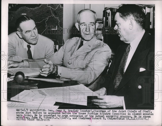 1953 Press Photo D.C. Gen Omar Bradley, Rep J Vorys & RB Chiperfield - nem30369