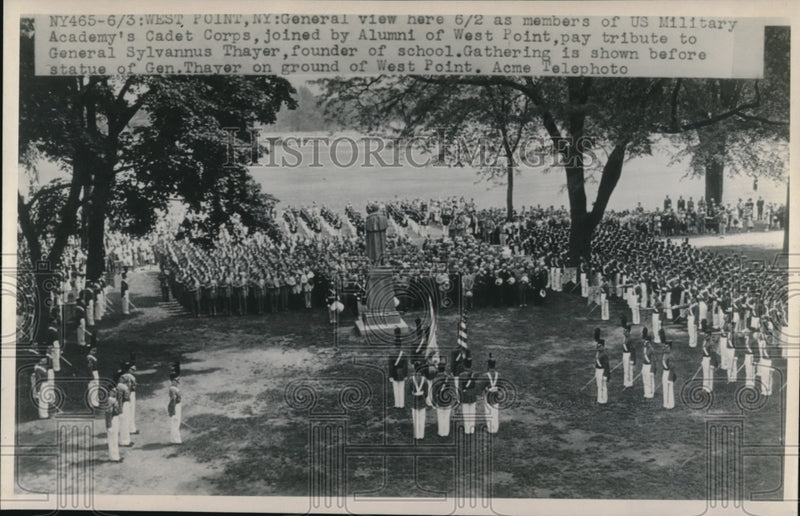 Load image into Gallery viewer, 1947 Press Photo West Point Cadet Corps and Alumni pay tribute to Gen.S. Thayer
