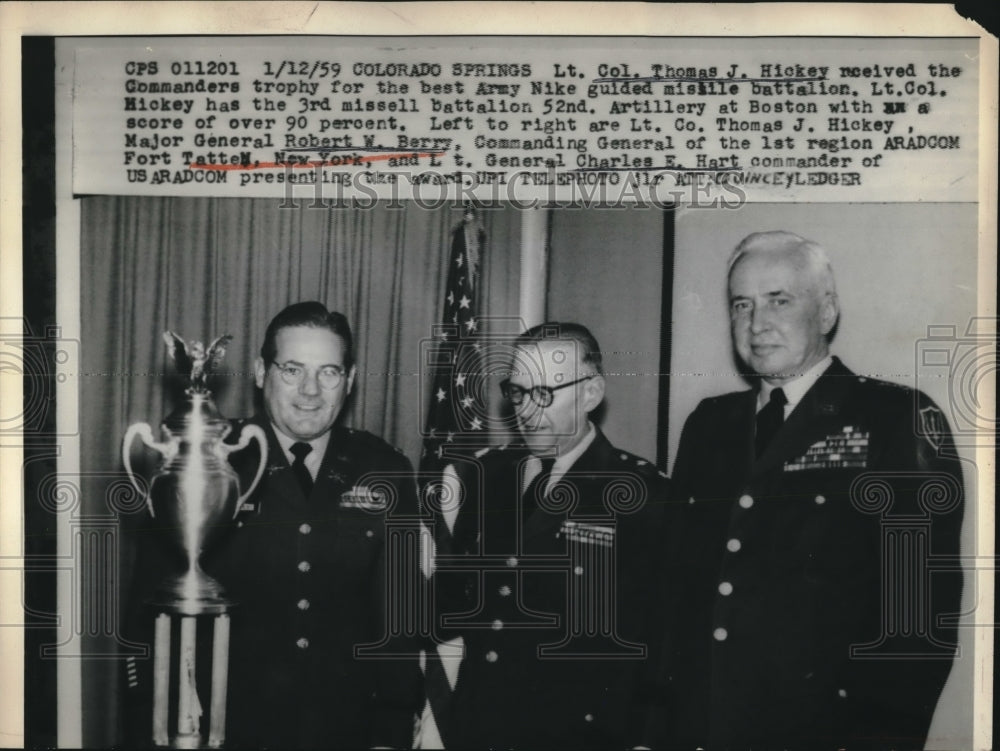 1959 Press Photo Lt. Col. Thomas Hickey, Maj. Gen. R.W. Berry & Lt. Gen. C. Hart