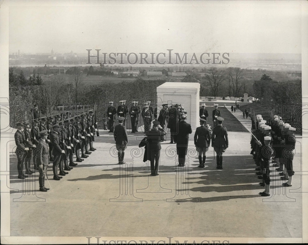 1932 Press Photo Tomb of the Unknown Soldier &amp; War Secretary Patrick Hurley- Historic Images