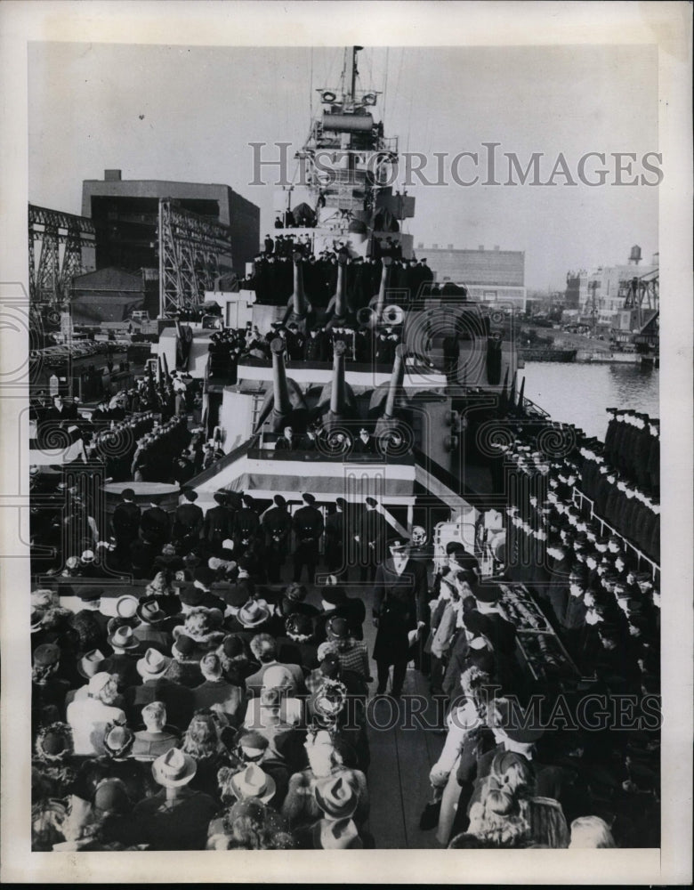 1945 Press Photo Philadelphia Naval base commissions ship Fargo - nem31626