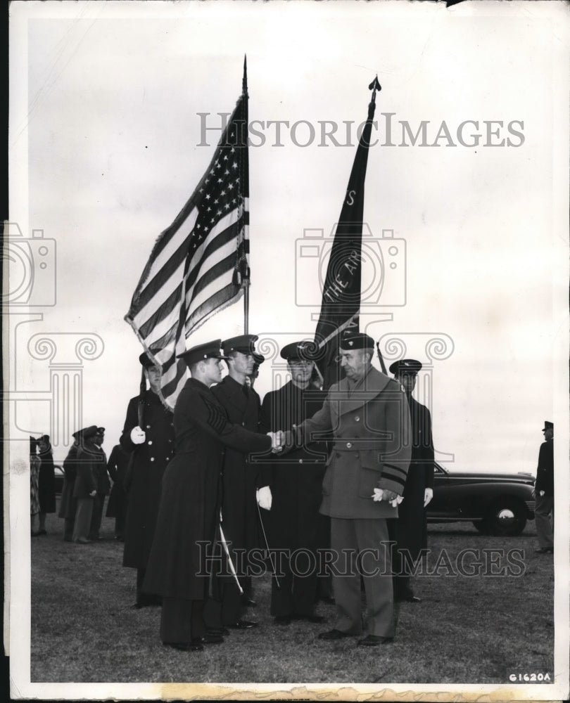 1941 Press Photo Maj Gen Robert Eichelberger at Randolf Field Texas