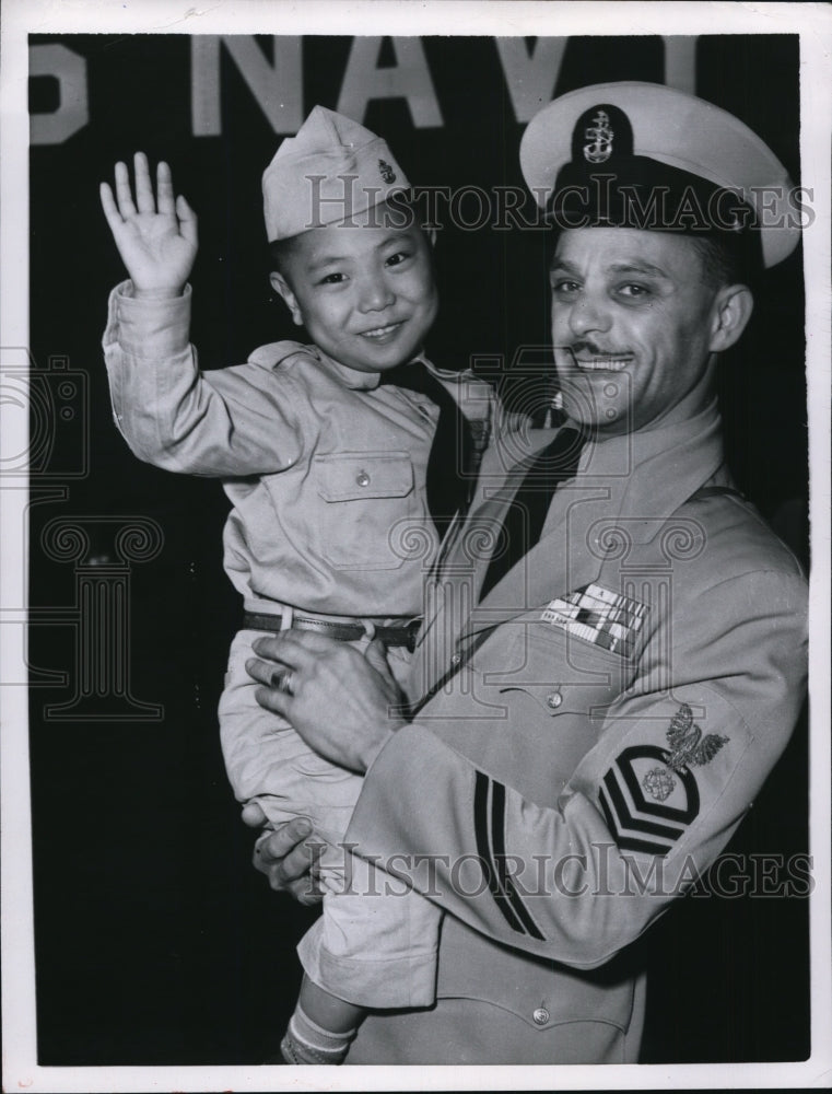 1957 Press Photo Jim Paladino &amp; son Lee K Soo Paladino- Historic Images