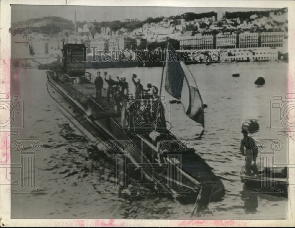 1942 Press Photo World War II Toulon Harbor, France Escaping Submarine
