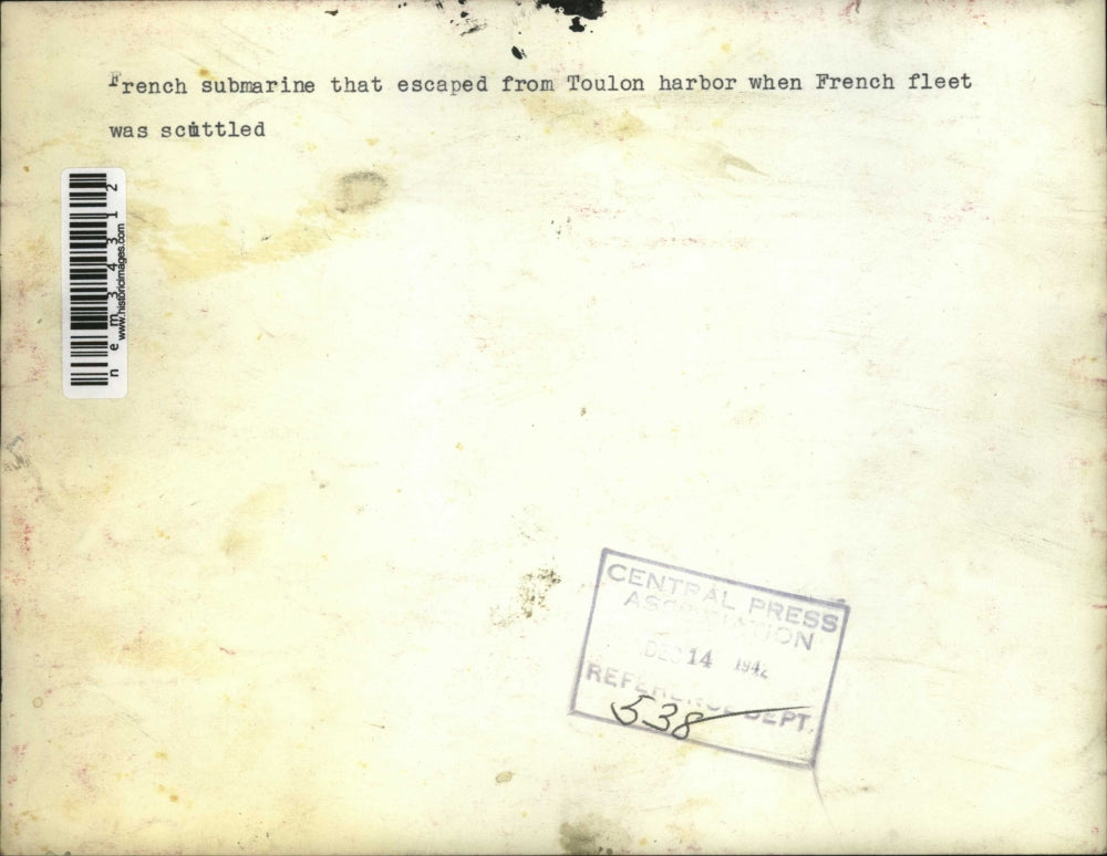 1942 Press Photo World War II Toulon Harbor, France Escaping Submarine