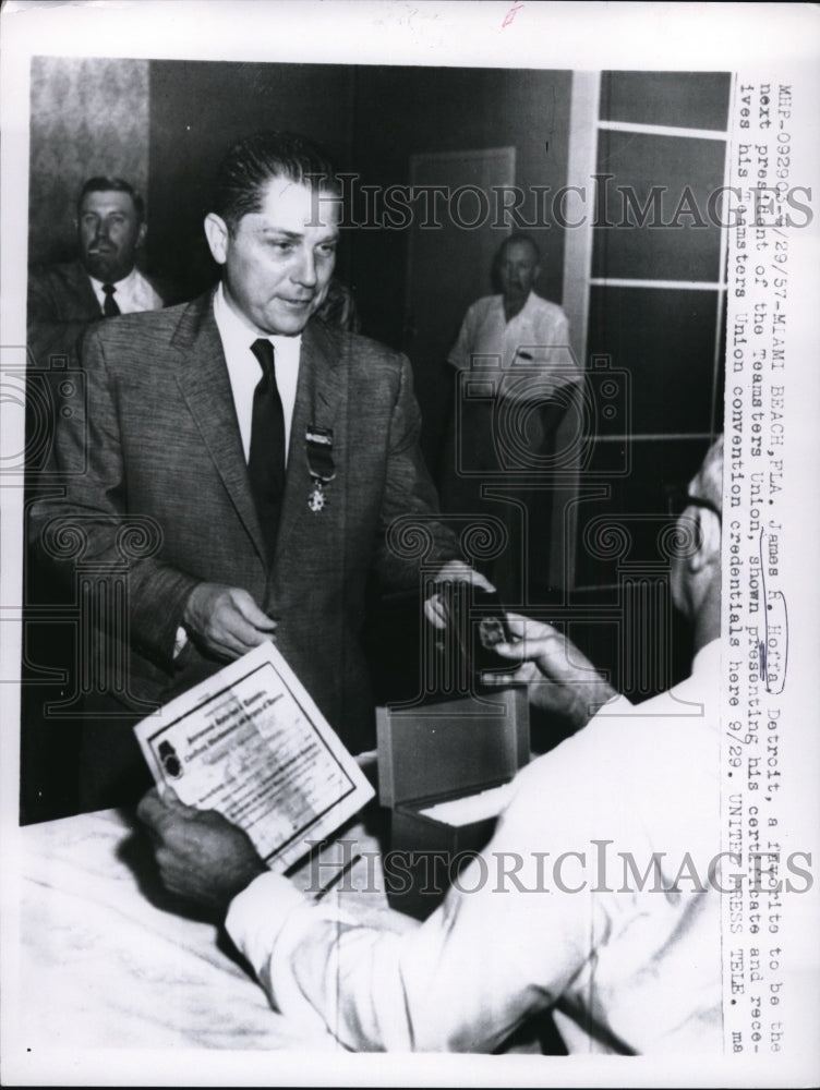 1957 Press Photo Miami Beach Fla Teamsters head James R Hoffa at convention