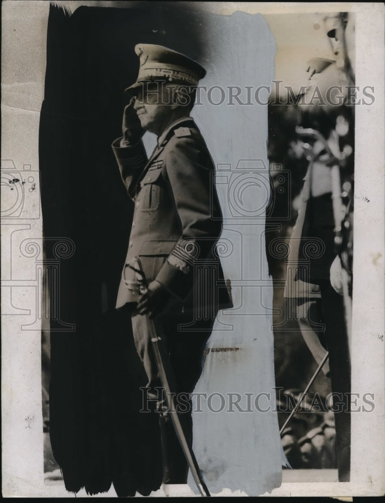 1935 Press Photo Italy&#39;s King Victor Banneul Receives Returning SAAR Troops- Historic Images