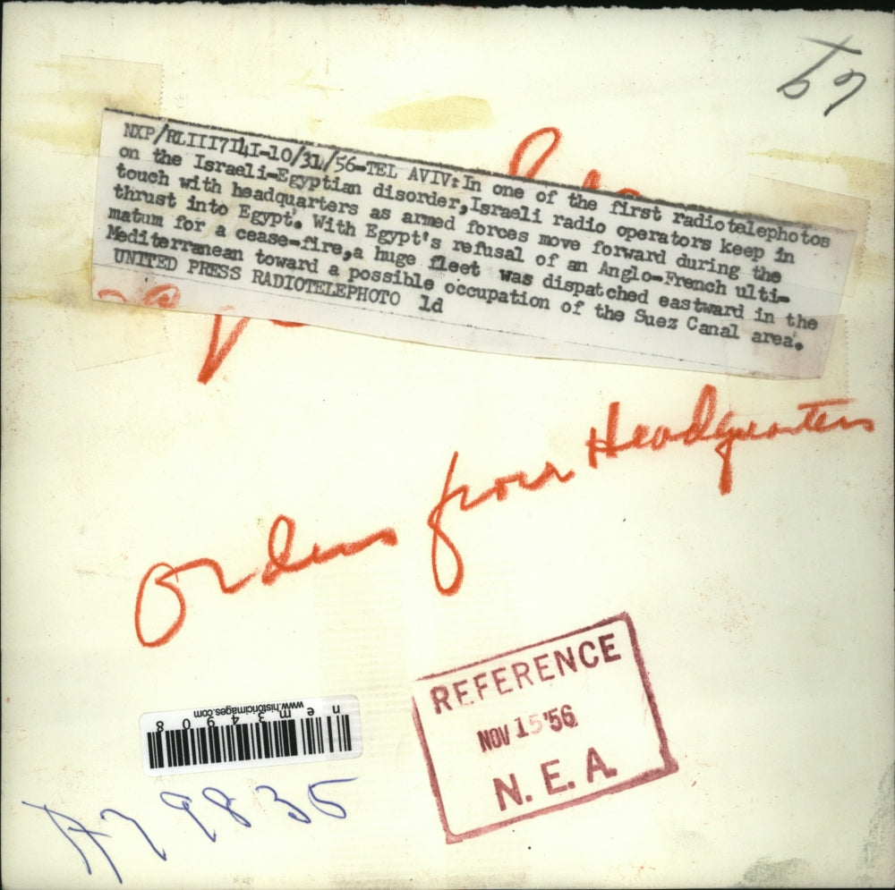 1956 Press Photo Israeli Radio Operators in Tel-Aviv during Egyptian Advance