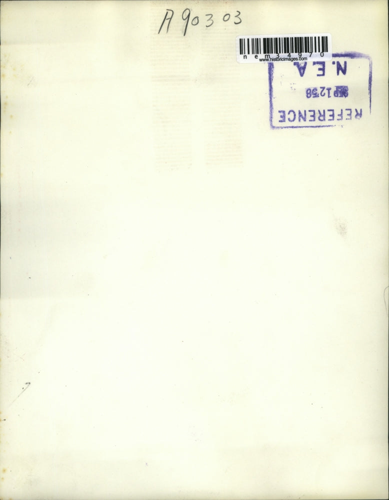 1958 Press Photo Richard Tabor Congratulated by Admiral Jerauld Wright