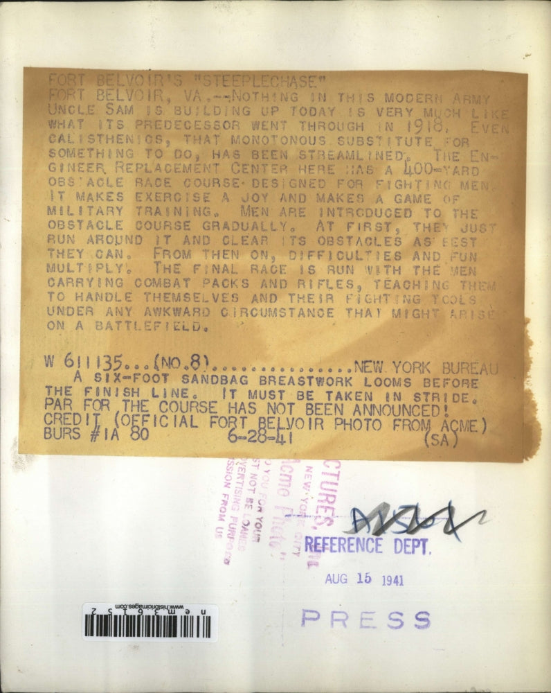 1941 Press Photo Fort Belvoir Va Army troops in training on obstacle course