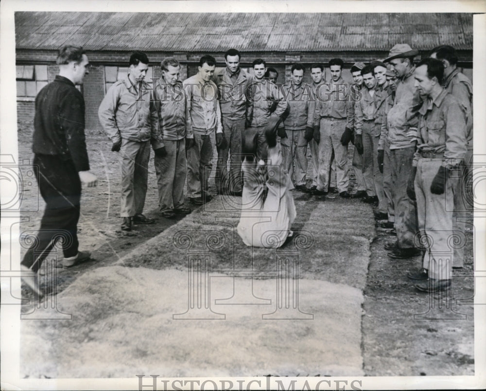 1943 Press Photo US Army Soldiers Trained in Convalescence at England Hospital